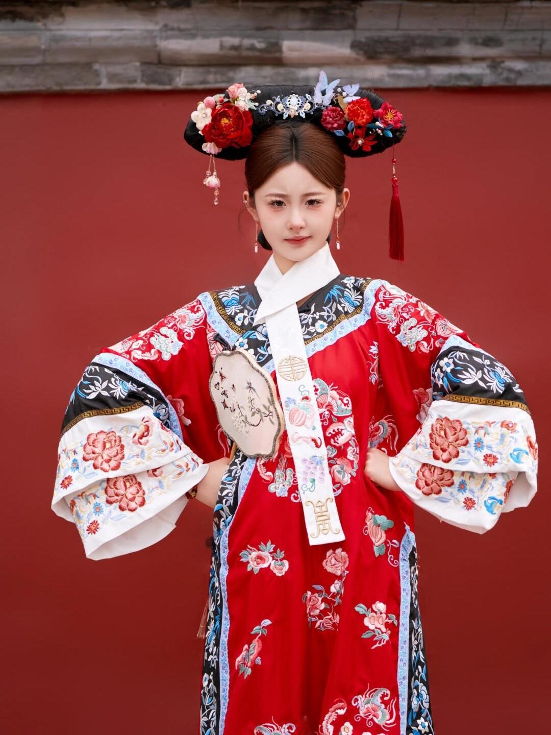 Ethnic Fashion Shoot - Qing Dynasty Lady Costume Women's Fashion