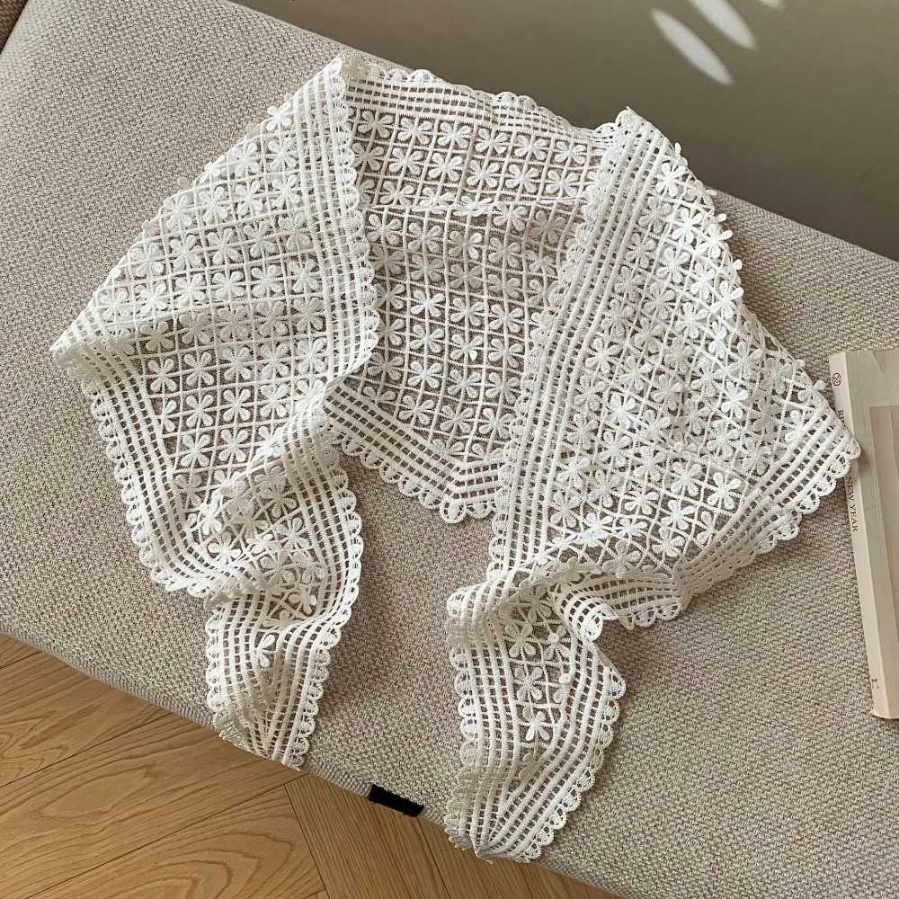 Ethnic Wear - Floral Printed Lace Triangle Scarf Embroidered