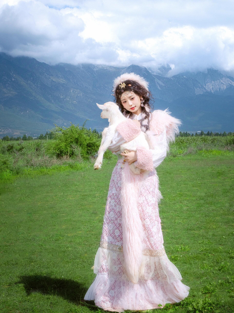 Yunnan Tibetan Costume Lijiang - Ethnic Fashion Shoot ulasan dan harga