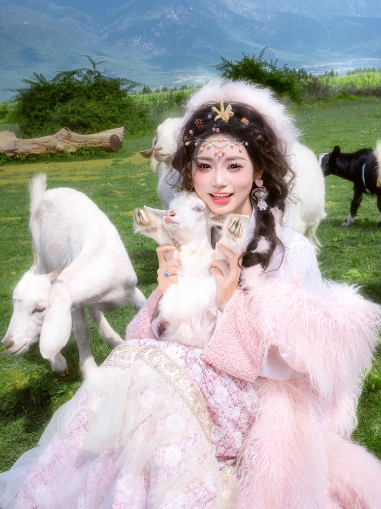Yunnan Tibetan Costume Lijiang - Ethnic Fashion Shoot ulasan dan harga